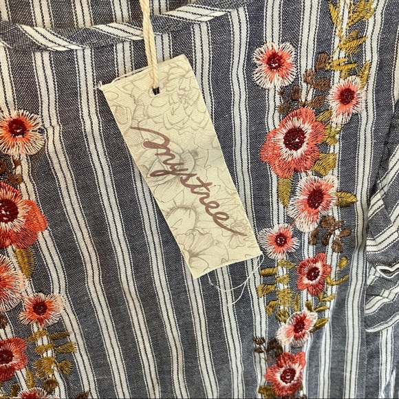 Mystree Floral Embroidered Blouse - Picture 4 of 7